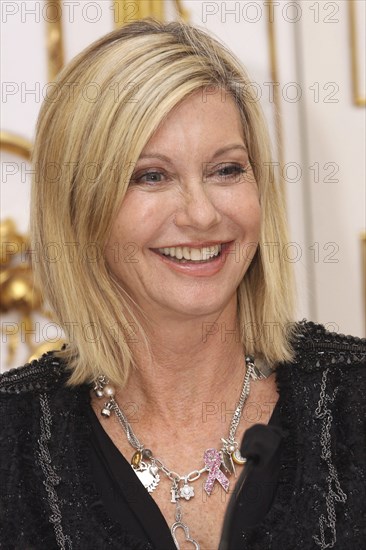 Olivia Newton-John bei der Pressekonferenz anlässlich der Pink Ribbon 2010 am 30.09.2010 in Wien. | Verwendung weltweit