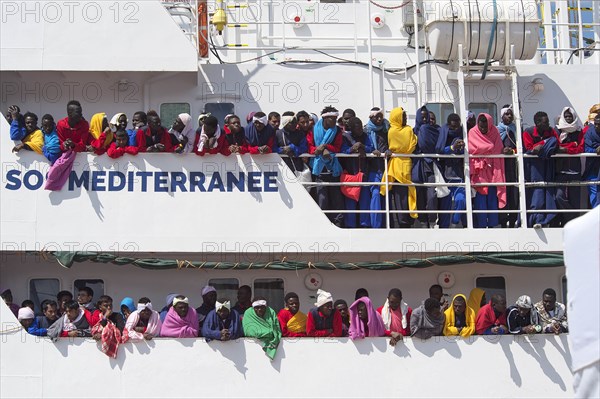 Europe, Italy, Salerno, May 26, 2017. With the arrival of the beautiful season are thousands of migrants leaving Libyan coasts to arrive in Italy.The ships of NGOs in the Mediterranean save thousands of lives.The Aquarius ship arrives in the port of Salerno with its load of about 1400 migrants. On board 170 minors and 21 pregnant women.

Credit © Danilo Balducci/Sintesi |