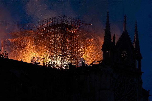 Incendie de Notre-Dame de Paris le 15 avril 2019