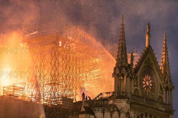 Incendie de Notre-Dame de Paris le 15 avril 2019