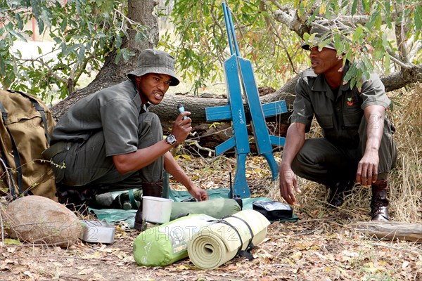 Apprentis rangers s'entraînant au Southern African Wildlife College à Hoedspruit (Afrique du Sud)