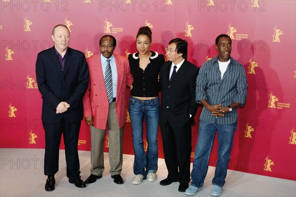 Terry George, Paul Rusesabagina, Sophie Okonedo, Alex Kitman Ho, Don Cheadle