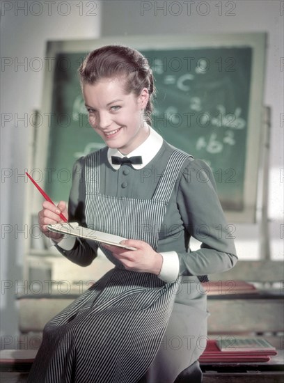 Jeunes filles en uniforme