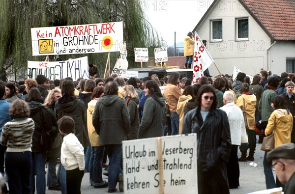 Manifestation pacifique contre le projet de construction d'une centrale nucléaire à Grohnde