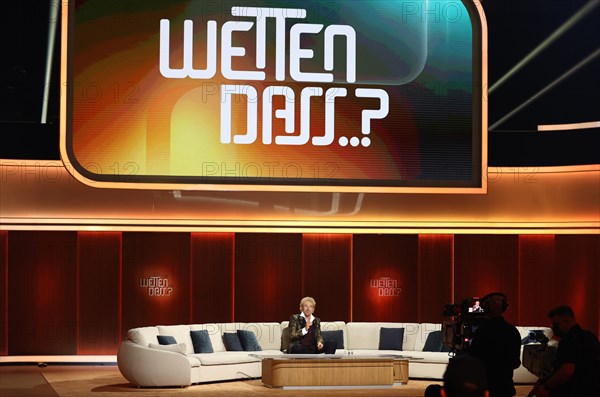 Thomas Gottschalk sits on the show's famous sofa at the beginning of the anniversary show "Wetten, dass...". The show was broadcast for the first time 40 years ago.