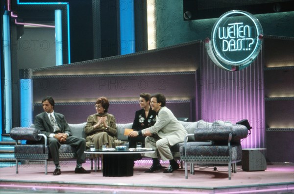 Wetten dass, Spielshow, Deutschland 1993, Gaststars Caterina Valente, Katharina Kati Witt, Uwe Ochsenknecht und Moderator Wolfgang Lippert