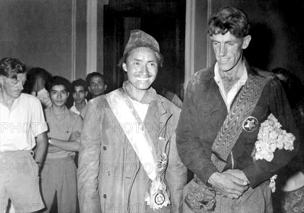 Edmund Hillary, Tensing