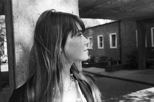 Musik aus Studio B, Musiksendung, Deutschland 1966, Gaststar: Francoise Hardy vor dem Auftritt in Hamburg
