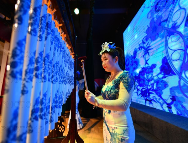 Instrument de musique traditionnel chinois en porcelaine