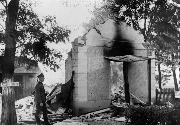 The picture from the Nazi news service shows - in the run-up to the Munich Agreement - the destroy customs house near Neuprerau on the German-Czech border in September 1938. The Nazi propaganda text on the back of the picture reads: "Czech communists blow up the German customs house. Czech gangs near Neu-Prerau near Laa a.d.Th. (an der Thaya) raged out of control in a vandalistic way by blowing up the German customs house. It was razed to the ground and only parts of the walls remain." Photo: Fotoarchiv für Zeitgeschichte/Archive - NO WIRE SERVICE || Mininum fee EUR 40