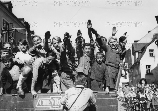 The Nazi propaganda picture shows Sudeten German children doing the Nazi salute in As, Czech Republic, on 23 September 1938 on the occasion of the Czech cession of the Sudetenland to Germany. Photo: Fotoarchiv für Zeitgeschichte/Archive - NO WIRE SERVICE - || Mininum fee EUR 40