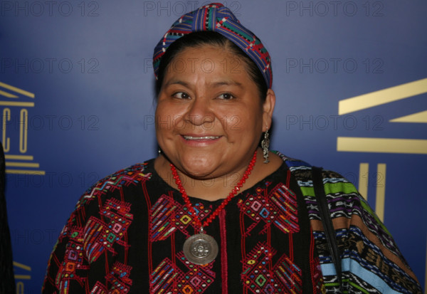 Rigoberta MENCHU TUM, Guatemala, Friedensnobelpreistraegerin, Politikerin, Portrait, Querformat, 06.11.2004.