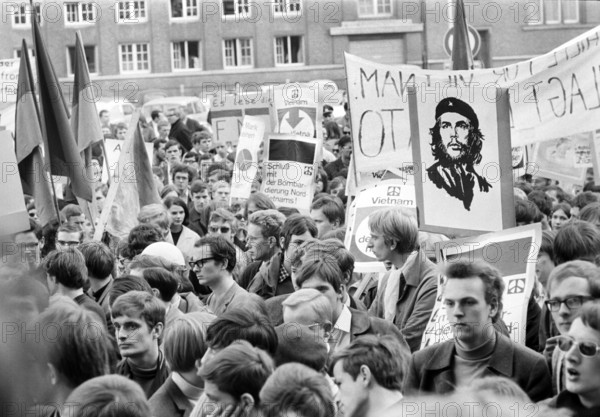 About 500 people demonstrate against Vietnam War in Kiel on 29 March 1968.
