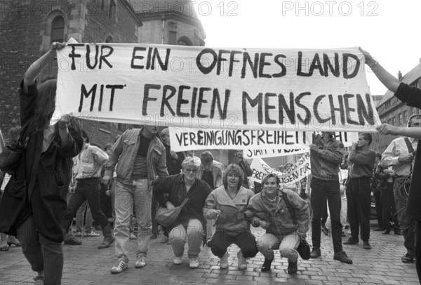 Manifestation à Leipzig pour l'ouverture des frontières de la RDA, le 4 septembre 1989