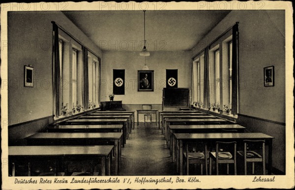 Ecole de formation des cadres de la Croix-Rouge allemande VI à Rösrath-Hoffnungsthal en 1941