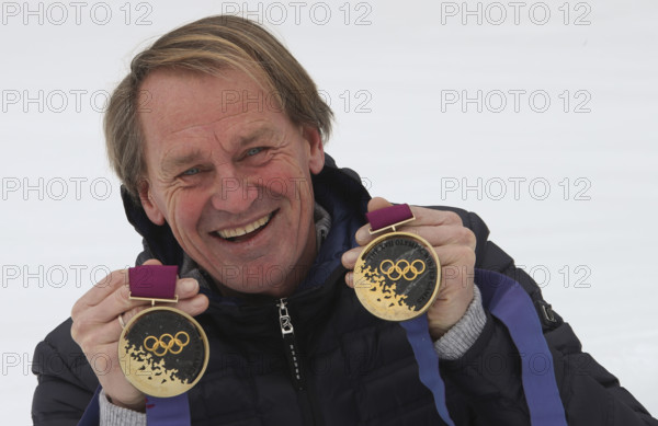24 January 2019, Germany (German), Schliersee: The former ski racer Markus Wasmeier shows at his farm museum in Schliersee, Upper Bavaria, the two gold medals he won at the 1994 Olympic Winter Games in Lillehammer (Norway) in Super-G and Giant Slalom. Photo: Stephan Jansen/dpa