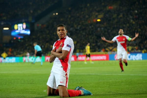 firo : 12.04.2017 Fußball, Saison 2016/2017, Champions League, BVB, Borussia Dortmund - AS Monaco, Viertelfinal-Hinspiel Torjubel, Jubel, Freude, Kylian MBAPPE, AS Monaco, ganze Figur,