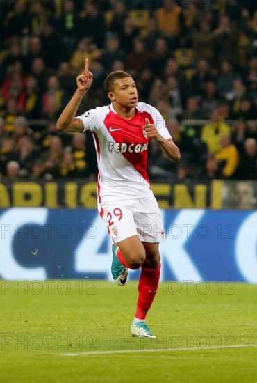 firo : 12.04.2017 Fußball, Saison 2016/2017, Champions League, BVB, Borussia Dortmund - AS Monaco, Viertelfinal-Hinspiel Torjubel, Jubel, Freude, Kylian MBAPPE, AS Monaco, Gestik, Mimik, Lachen, Freude,