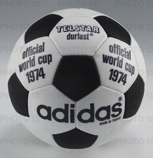 The undated handout shows the official soccer ball 'Telstar' for the FIFA World Cup 1974 in Germany. Photo: Adidas Keywords: ball, balloon, dance, soccer, SPO, Sport, sports
