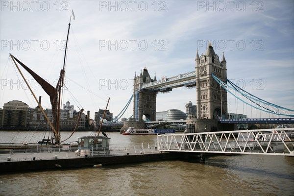 Tower Bridge, Londres