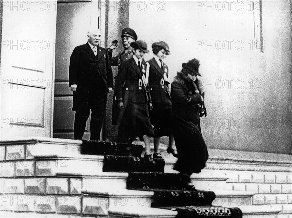 Reza the Great, his wife and daughters for their first outing without a veil