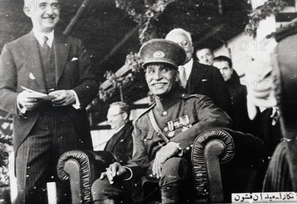 Reza Shah le Grand lors de sa visite en Turquie