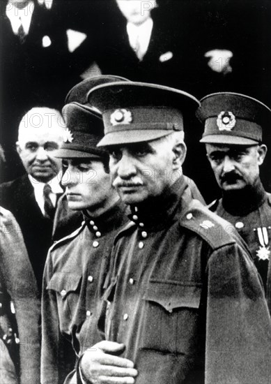 Reza Shah le Grand et son fils  Mohammed Reza Pahlavi.