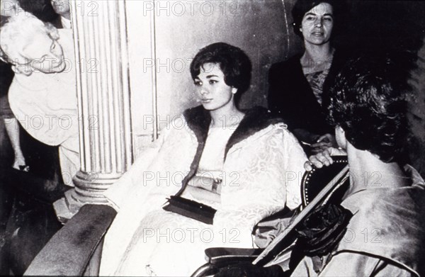 Farah Diba fiancée à Mohammed Reza Shah Pahlavi, Paris 1959