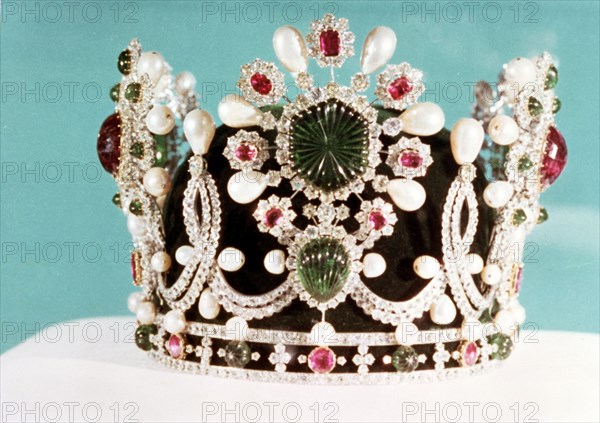 La couronne de l'impératrice Farah Pahlavi
