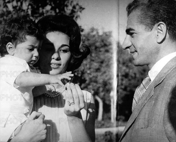 Mohammed Reza Shah Pahlavi, Farah Pahlavi et leur enfant