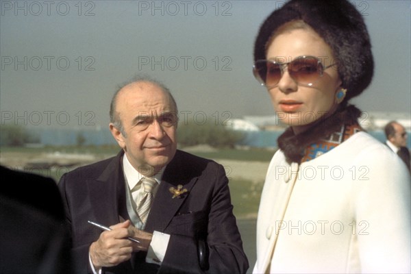 Farah Pahlavi et le premier ministre Amir Abbas Hoveyda