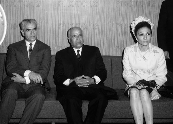 Mohammed Reza Shah Pahlavi, Habib Bourguiba, Farah Pahlavi - Tunis