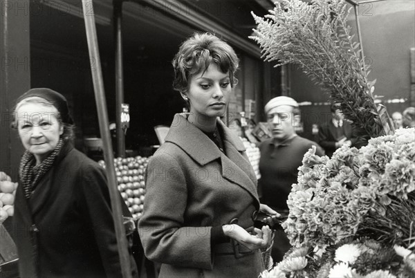 Sophia Loren, in Paris (November 15, 1958)