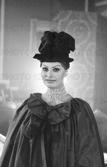 Sophia Loren in Christian Dior fashion