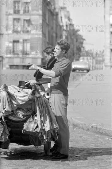 Jean-Paul Belmondo and Claude Brasseur