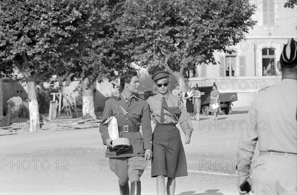 Brigitte Bardot et Jacques Charrier sur le tournage de "Babette s'en va en guerre"