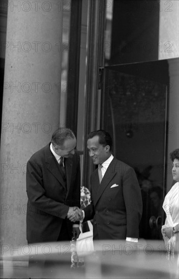 Visite du roi du Népal, Mahendra Bir Bikram Shah, à Paris, 1960