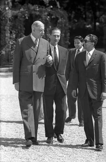 Charles de Gaulle reçoit le roi du Népal, Mahendra Bir Bikram Shah, 1960