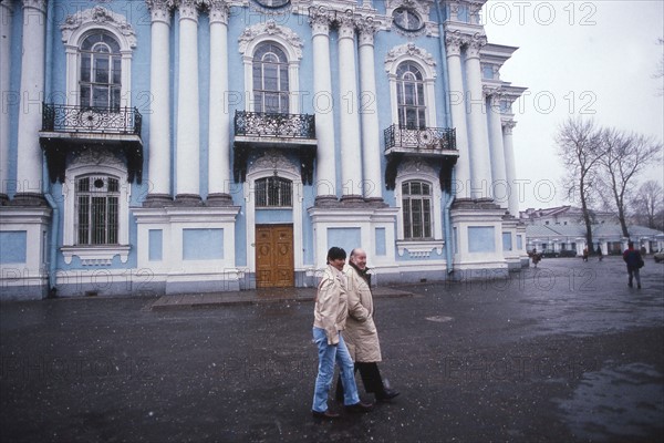 Bernard and Annabel Buffet in front of Saint Nicolas des Marins Cathedral in Saint Petersbourg