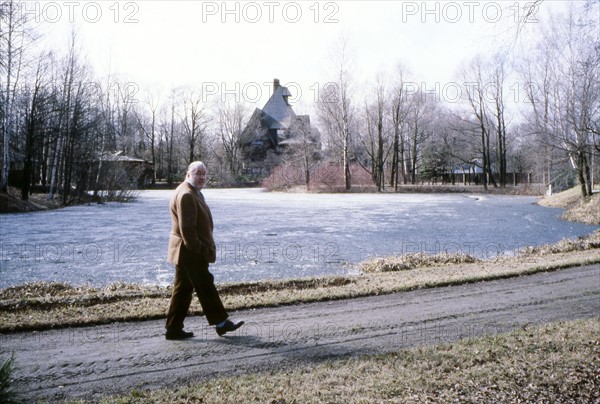 Bernard Buffet, walking along the lakeside