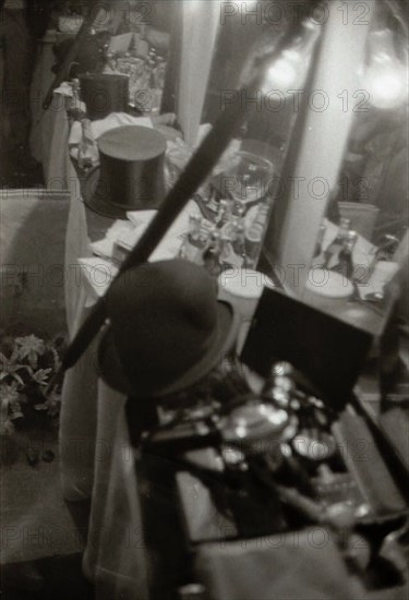 Yves Montand's dressing room (1958)