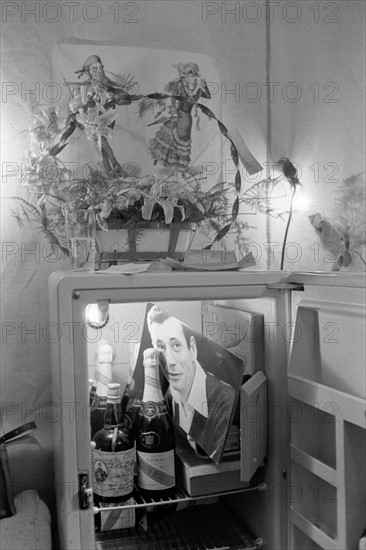 Yves Montand's dressing room (1958)