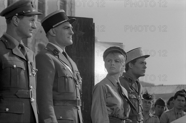 Brigitte Bardot et Jacques Charrier sur le tournage de "Babette s'en va en guerre"