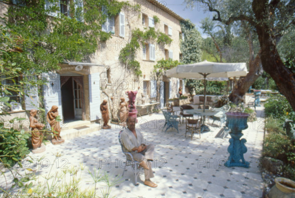 Le sculpteur César