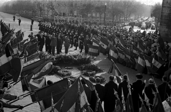 Cérémonie commémorative du 11 novembre 1960
