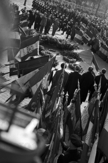 Cérémonie commémorative du 11 novembre 1960