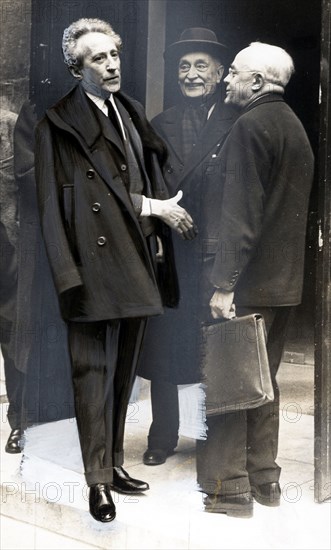 Cocteau et Georges Lecomte, secrétaire perpétuel de l'Académie Française, 1958