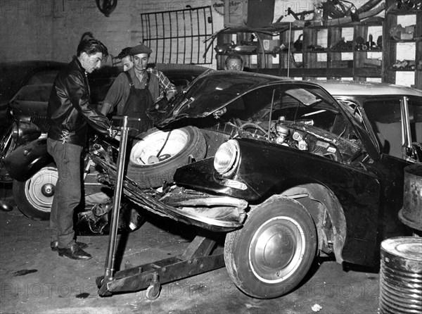 Piaf, her car after the accident, September 1958