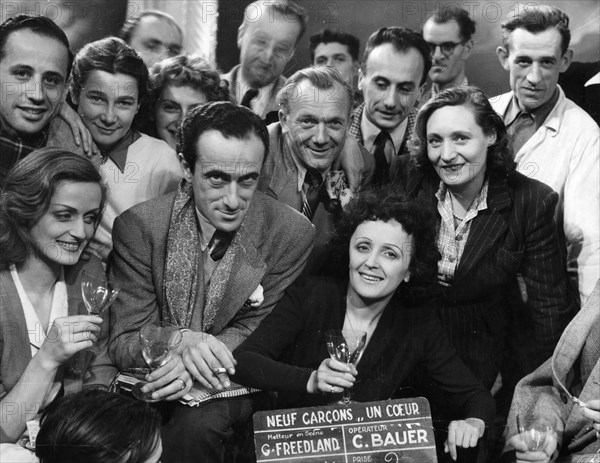 Piaf pendant le tournage de "Neuf garçons, un coeur", 1948