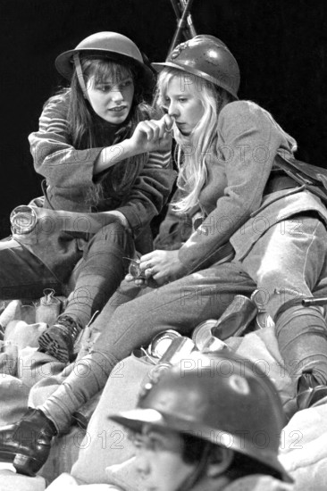 Jane Birkin and Sylvie Vartan